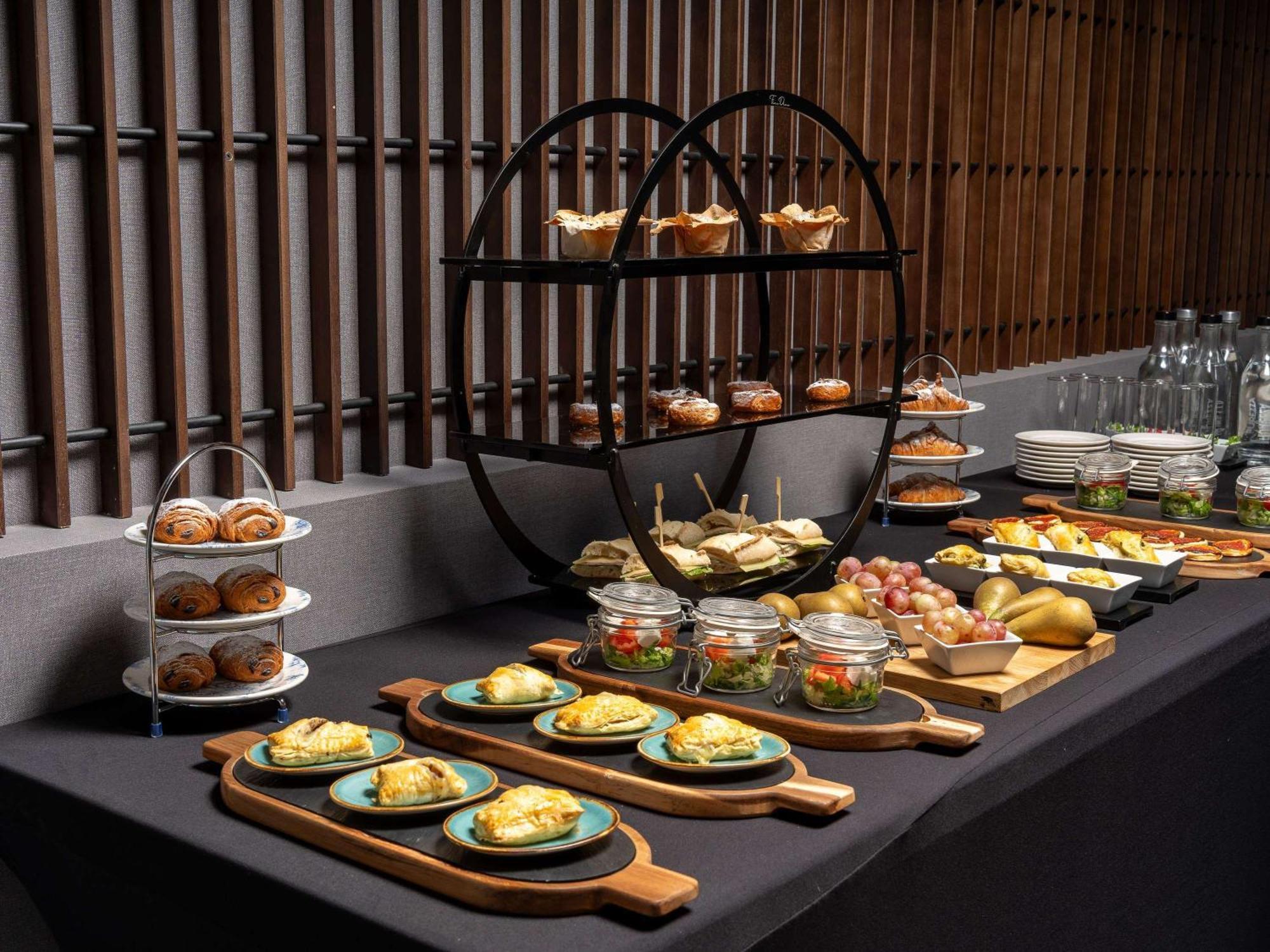 Mercure Conacul Cozieni 布加勒斯特 外观 照片
