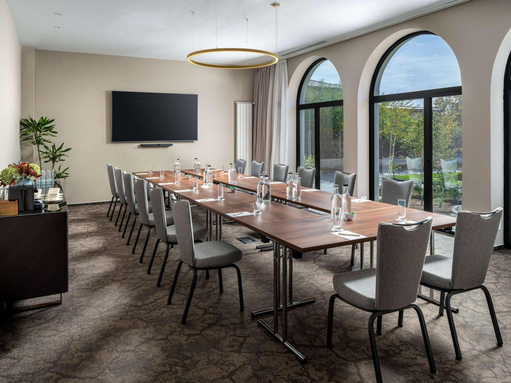 Mercure Conacul Cozieni 布加勒斯特 外观 照片