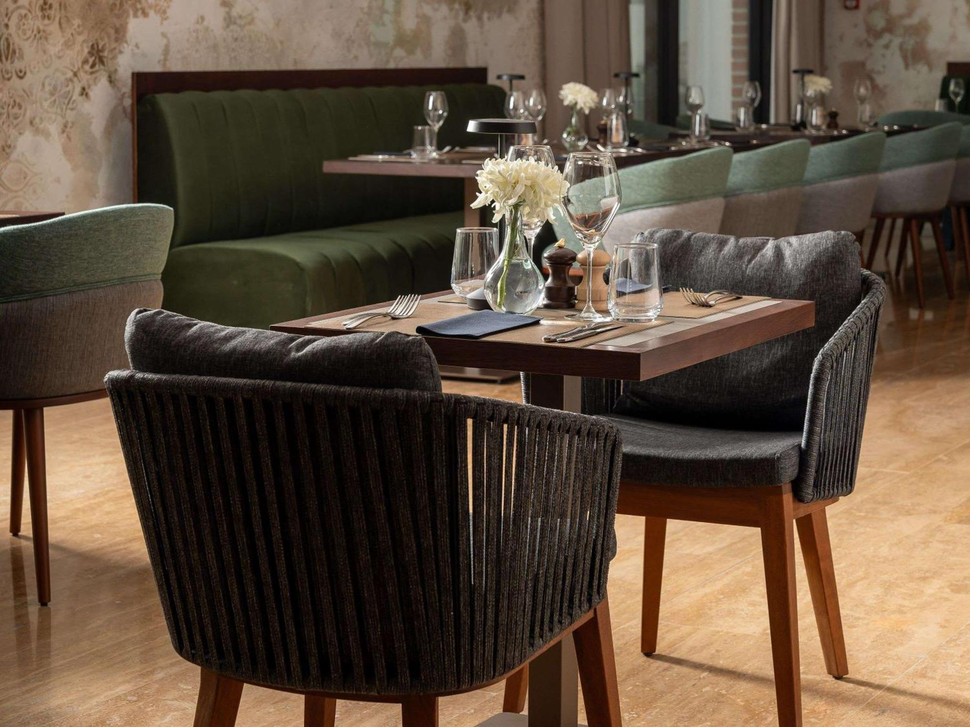 Mercure Conacul Cozieni 布加勒斯特 外观 照片